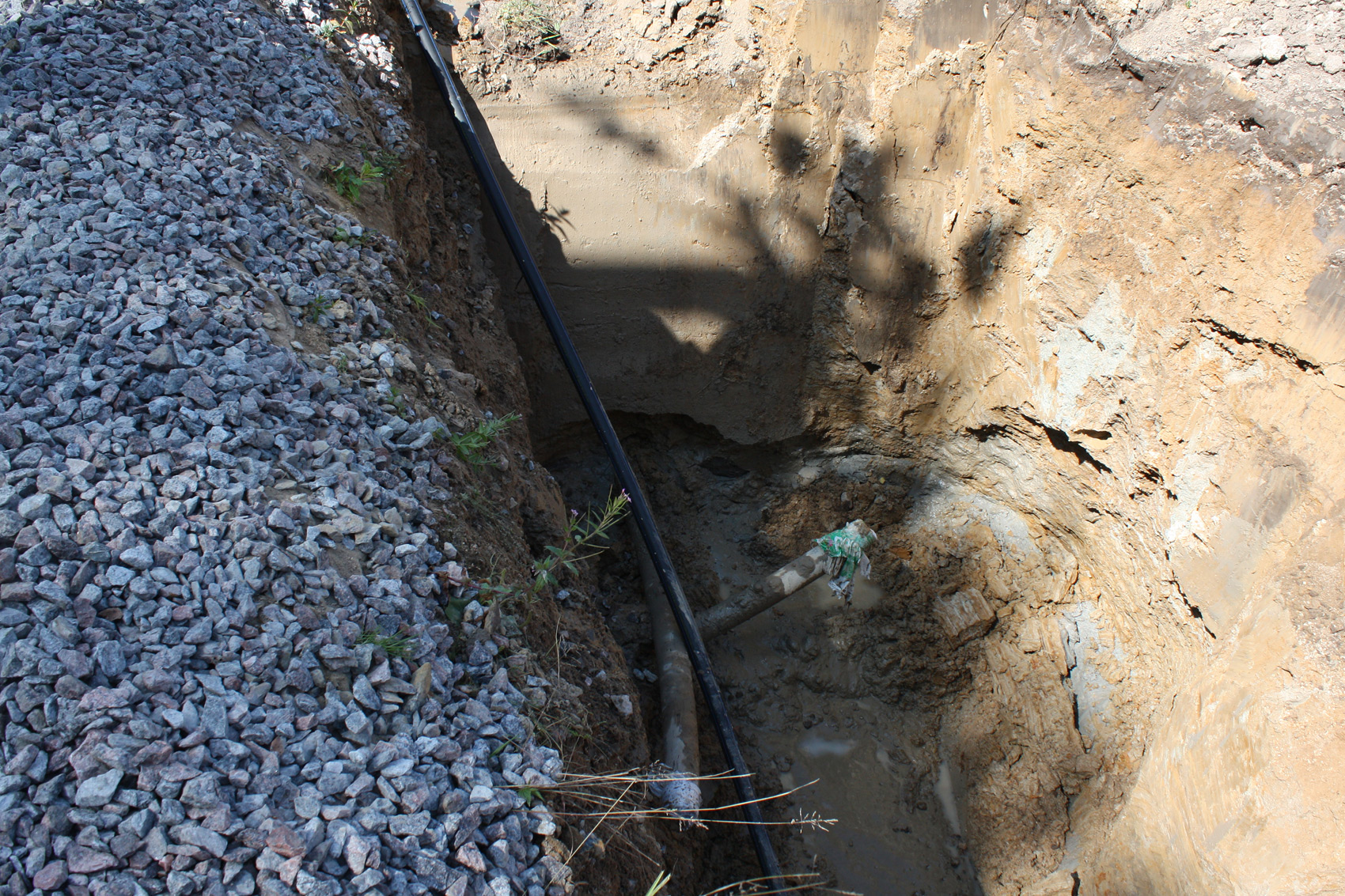 Прокладка труб зимнего водопровода